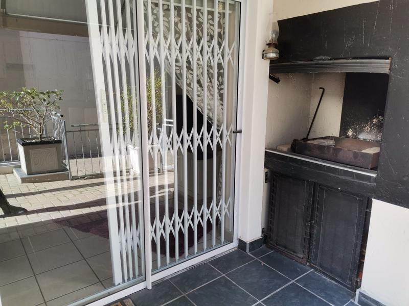 To Let 2 Bedroom Property for Rent in Island View Western Cape